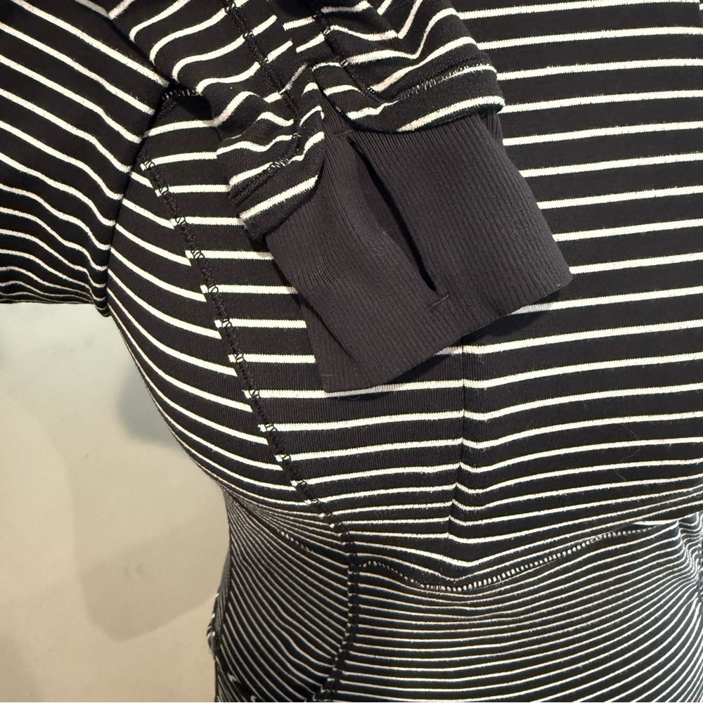 Lululemon Base Runner 1/2 Zip Parallel Stripe Bla… - image 8